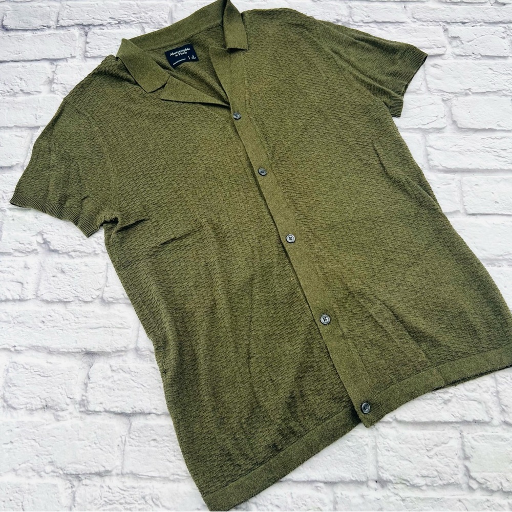Abercrombie & Fitch Mens Olive Featherweight Sweater S Short Sleeve Fine Knit